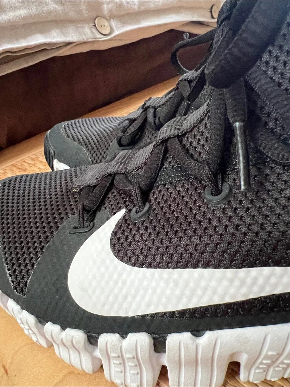 Nike Womens Black and White Athletic Sneakers